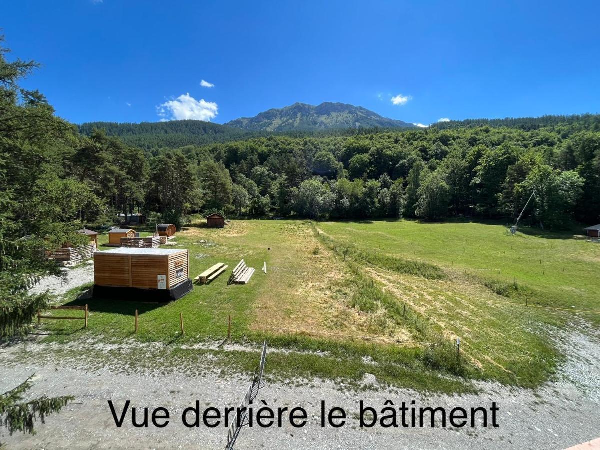 Apartamento La Source Blanche Saint Jean Montclar Exterior foto